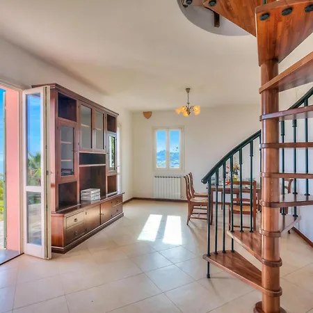 Palms - Sea View Terrace And Parking - Happy Apartmán